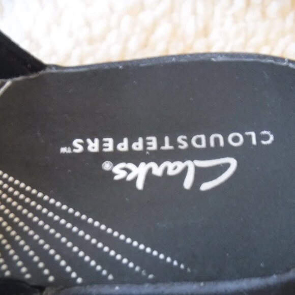 WWomens size 6 Clarks Cloudsteppers Flip-Flops Black Patent Leather - Picture 3 of 6